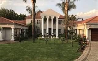 9 Bedroom House in Raslouw