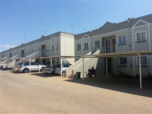 4000 m² Land available in Die Bult
