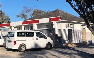 6 Bedroom House in Newton Park