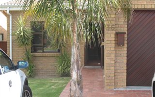 2 Bedroom Townhouse in Kleinbron Estate