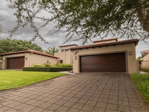 4 Bed House in Blue Valley Golf Estate