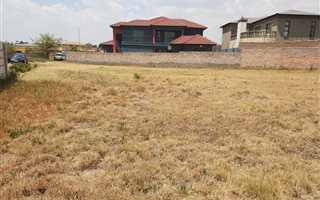 1250 m² Land available in Selcourt