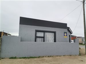 3 Bed House in Kwanonqaba