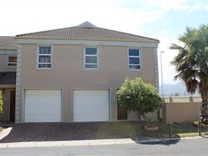 3 Bed Duplex in Gordons Bay Central