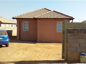 2 Bed House in Nellmapius