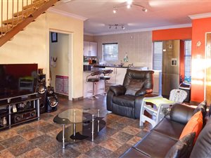 5 Bed Townhouse in Vanderbijlpark SE4