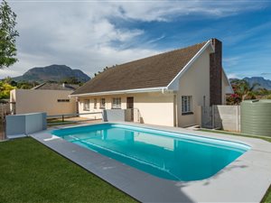 3 Bed House in Briza
