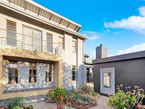 3 Bed House in Ebotse Estate