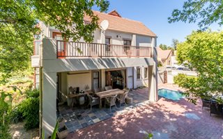 2 Bedroom House in Boschenmeer Golf Estate