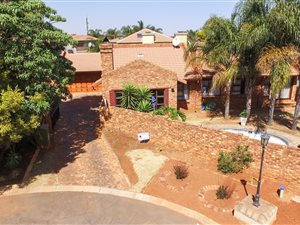 4 Bed House in Glen Erasmia