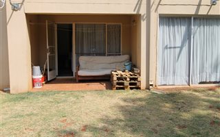 2 Bedroom Townhouse in Weltevreden Park