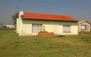 11 ha Farm in Valley Settlements AH