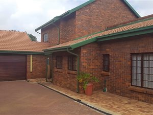 3 Bed Duplex in Nigel Central
