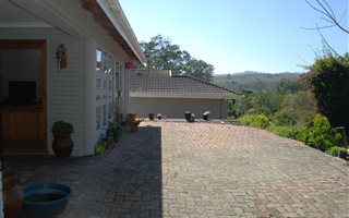 5 Bedroom House in Hunters Home