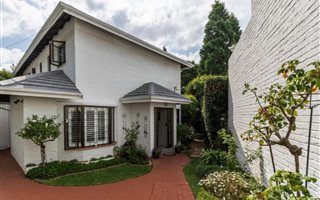 3 Bedroom Cluster in Bryanston East