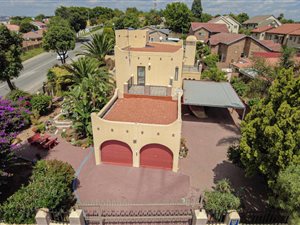 5 Bed House in Marlboro Gardens