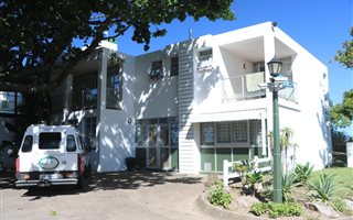 Commercial space in Victoria Bay