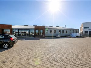 1005 m² Industrial space in Beacon Bay