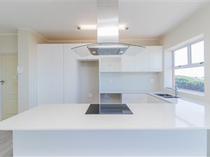 1 Bed Apartment in Wynberg Upper