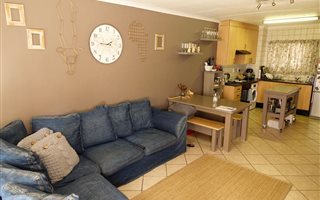 2 Bedroom Townhouse in Leeuwenhof Estate