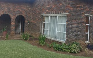 4 Bedroom House in Bonanne