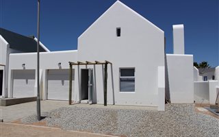 2 Bedroom House in St Helena Bay