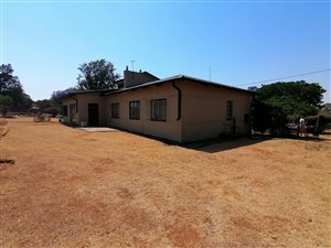 4.6 ha Farm in Hillside AH