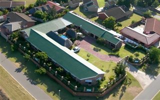 16 Bedroom House in Arboretum