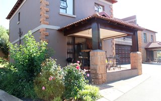3 Bedroom Townhouse in Birdwood