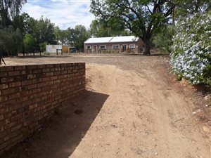 1020 m² Land available in Oudtshoorn