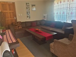 3 Bed House in Mandela View
