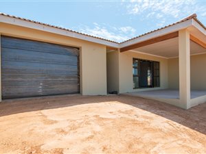 3 Bed Townhouse in Stilbaai