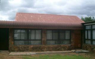 2 Bedroom House in Rooiberg