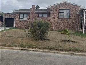 3 Bedroom House in Scheepers Heights