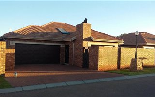 3 Bedroom Cluster in Bartlett
