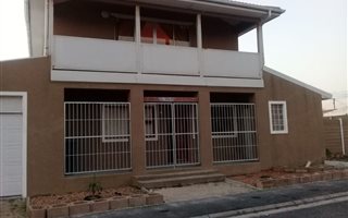 3 Bedroom House in Strandfontein