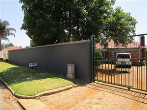 4 Bed House in Hurlyvale