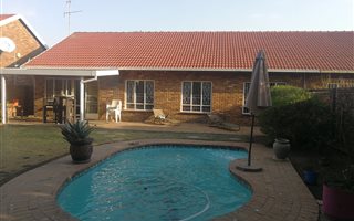 3 Bedroom Townhouse in Elspark