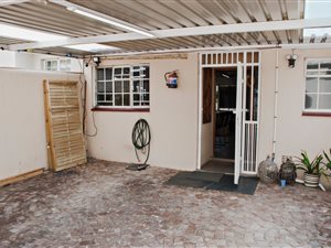 2 Bed Townhouse in Illiondale