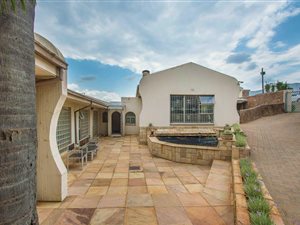 3 Bed House in Bosmont