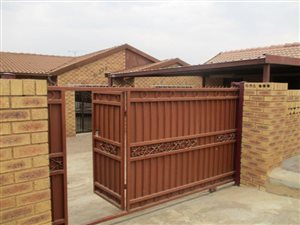 2 Bed House in Tembisa