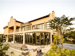 8 Bed House in Boardwalk Meander