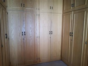 3 Bed House in Neserhof