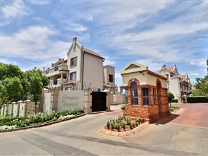 3 Bed Apartment in Edenburg