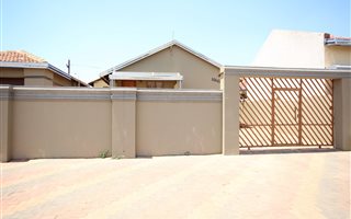 2 Bedroom House in Kagiso