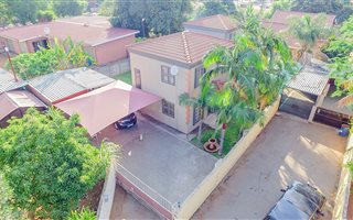 3 Bedroom Apartment in Oos-Einde