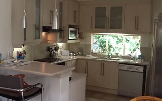1 Bedroom Garden Cottage in Gallo Manor