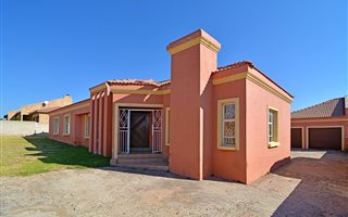 5 Bedroom House in Greenhills