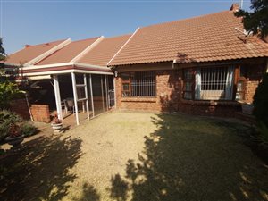 3 Bed Townhouse in Langenhoven Park