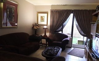 3 Bedroom Townhouse in Sherwood and surrounds